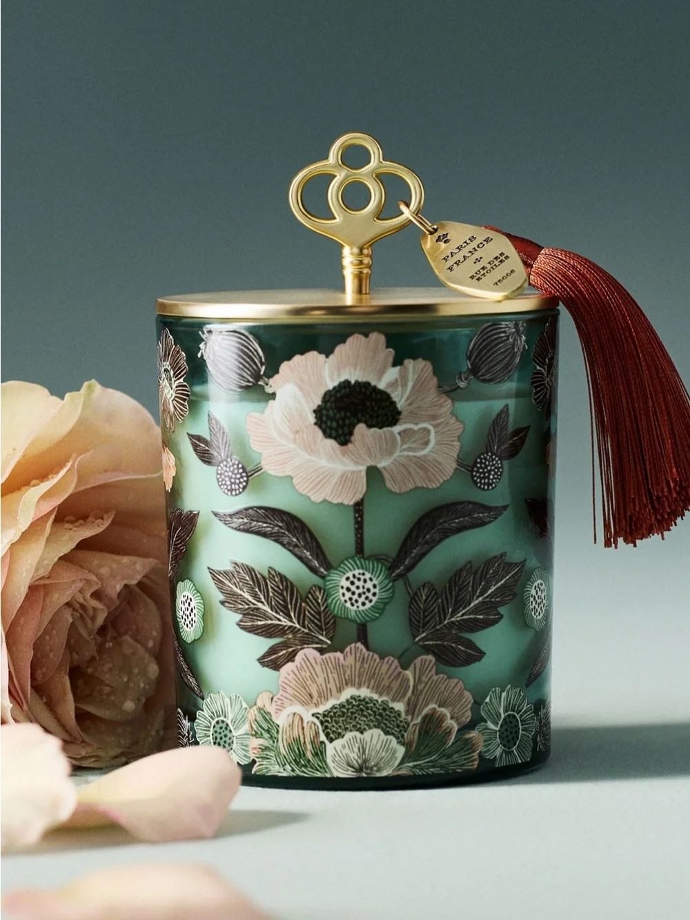 Anthropologie Amelie Woody Teakwood & Rose Lidded Glass Candle